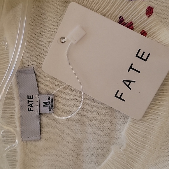 NWT Long Sleeve Metallic Paint Splatter Sweater with Raw Hem - Picture 8 of 10